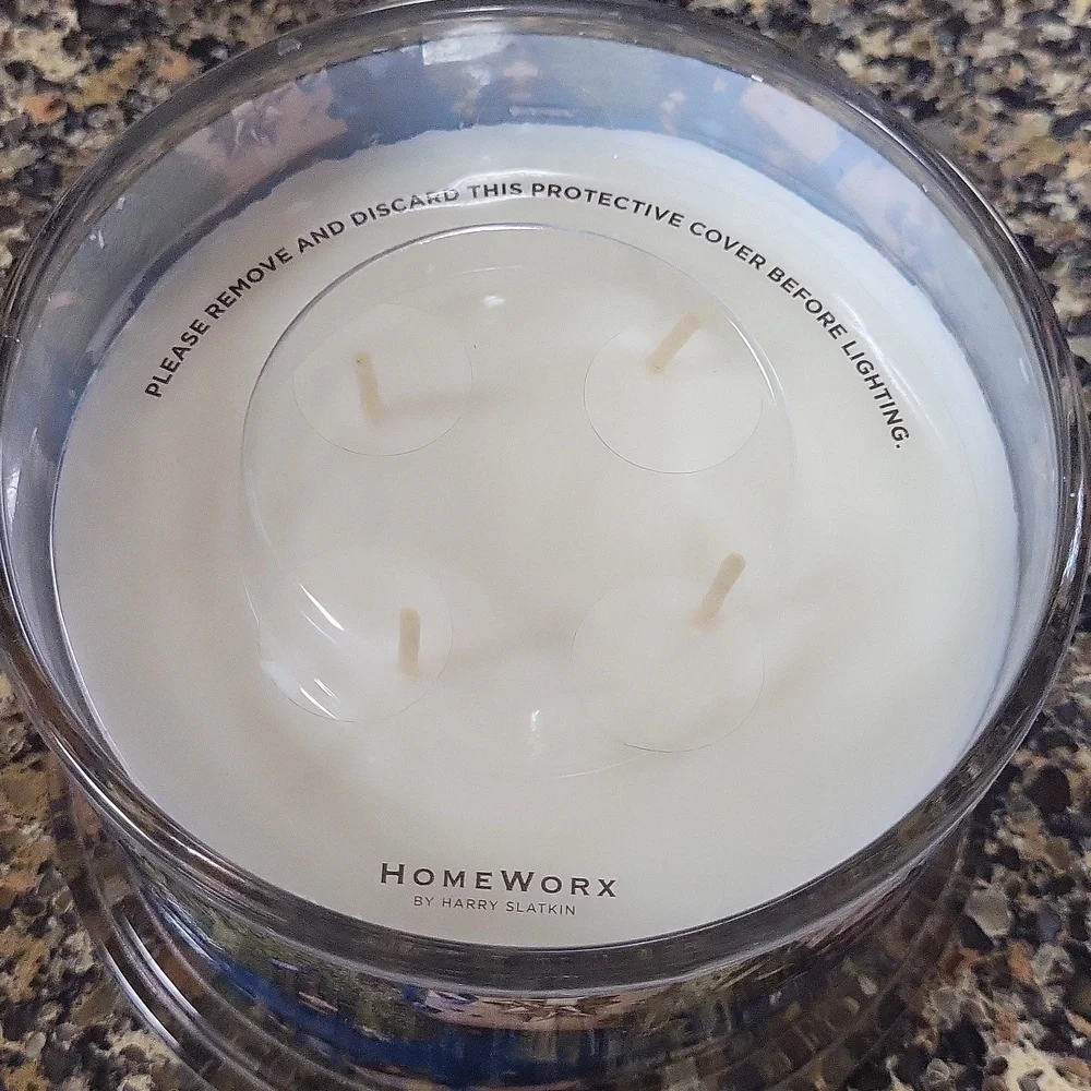 'Twas the Night Before 4 Wick Candle (Homeworx by Slatkin & Co.) - Picture 2 of 3